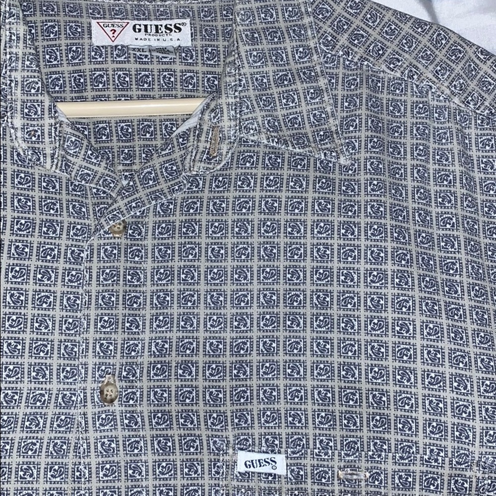 Guess button down - Picture 3 of 3